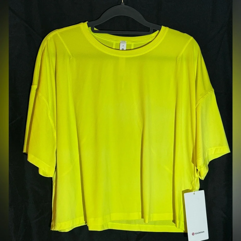NWT LULULEMON ATHLETICA Abrasion Resistant Training Tee. Size 12 - Picture 3 of 5